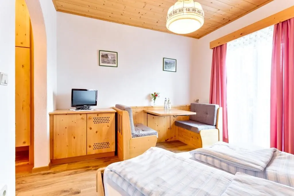 Doppelzimmer mit Blick ins Grüne